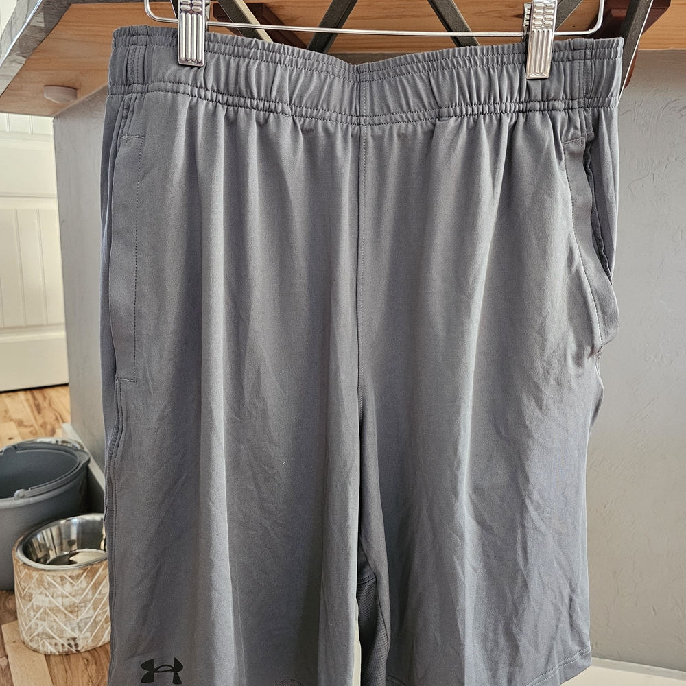 Under Armour Men's Gray Athletic Shorts
